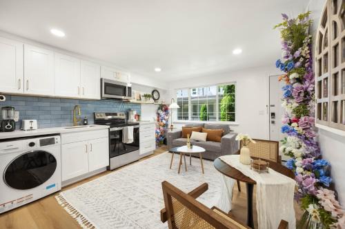 STAYOO SUITES - Seattle Secret Garden