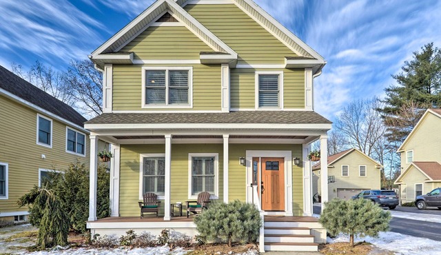 Stunning House w/Deck, Game Room & Home Gym!
