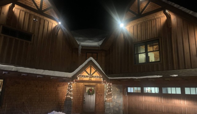 Stunning Mountaintop Retreat with High End Amenities and Four Fireplaces