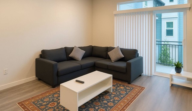 Terrific 2-bedroom townhome with AC in charming Snohomish