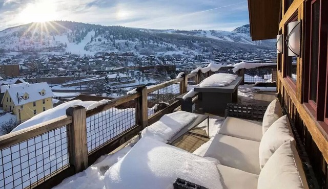 The Perch Park City - Epic 6 BR with Views-A+ Location-Elevator-Pinball-Hot Tub
