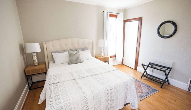 The Stallis Palace: Large 3BR House