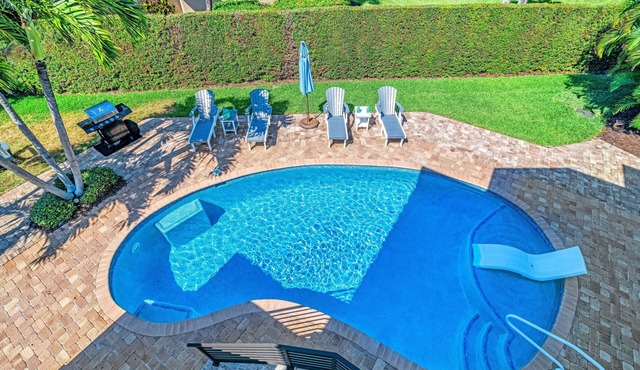The Sun Dial | Waterfront Home on Siesta Key w/Private Pool & Large Backyard, Close to Beach!