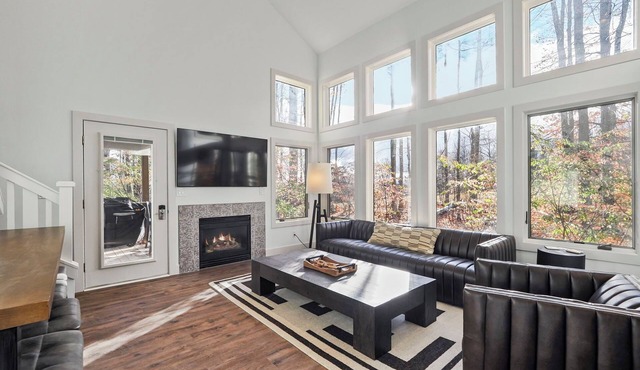 Ultimate Ski in, Ski Out Upper Level Condo #762 | Gas Fireplace | Remodeled