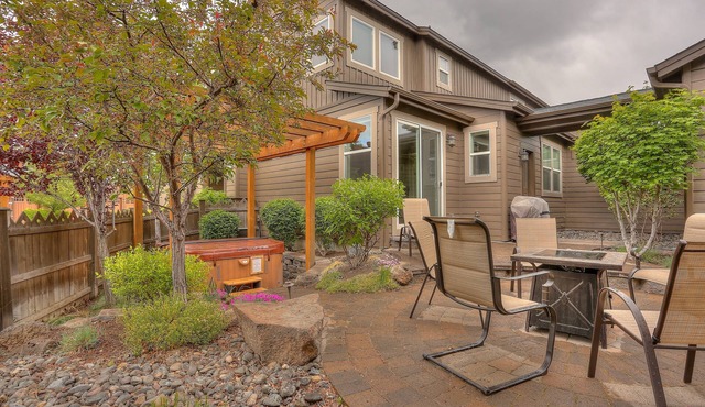 Vantage Point 3 Bedroom Townhouse by RedAwning