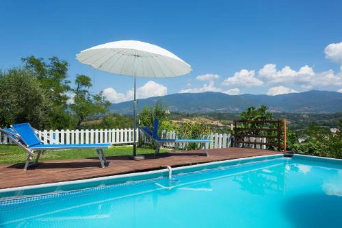 Villa immersa nel verde della Toscana
