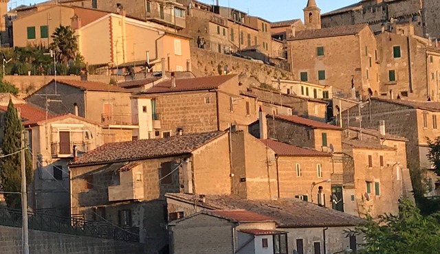 Villino Erika, on the border between Tuscany and Lazio in the picturesque village of Onano
