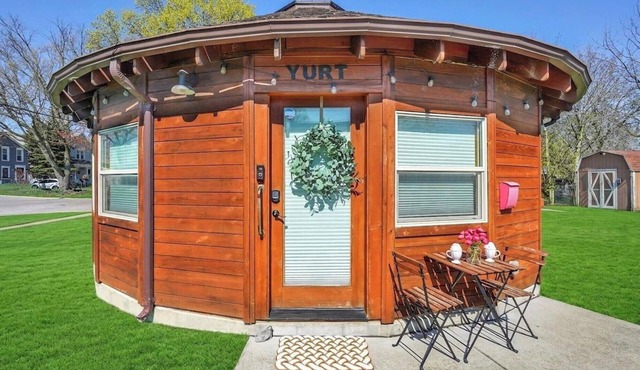 Whimsical Yurt near Niagara Falls and Buffalo