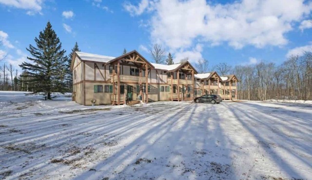 Winter Ski Hangout I Alpen Villas at Powderhorn Mountain