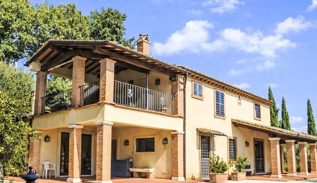 Wonderful private villa for 12 people with private pool, A/C, WIFI, TV, patio and pets allowed