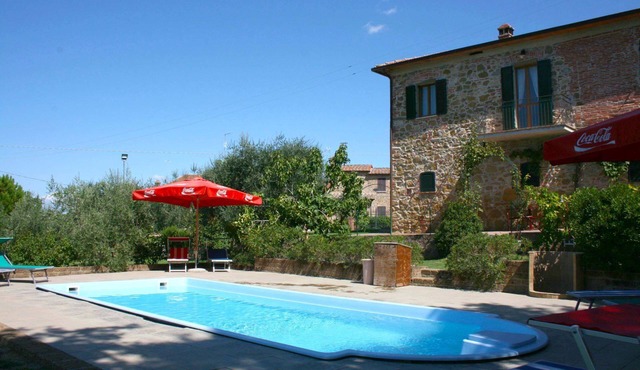 Wonderful private villa with WIFI, private pool, TV and balcony, close to Montepulciano