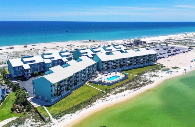 Gulf View Condo with Easy Access to Gulf, Sound and Pool.