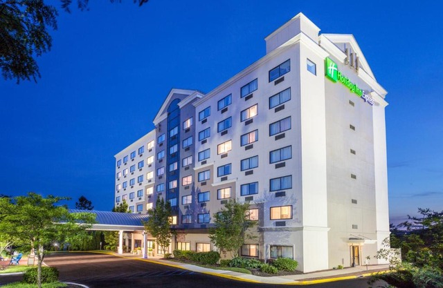 Holiday Inn Express Island Ihg Hotel 