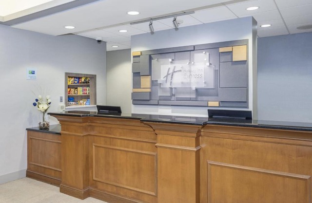 Holiday Inn Express Hotel East 
