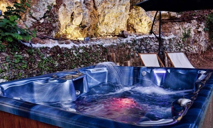 Stazzema House | REFINED RUSTIC WITH A TASTE COUNTRY CHIC IMMERSED IN AN OASIS OF PEACE