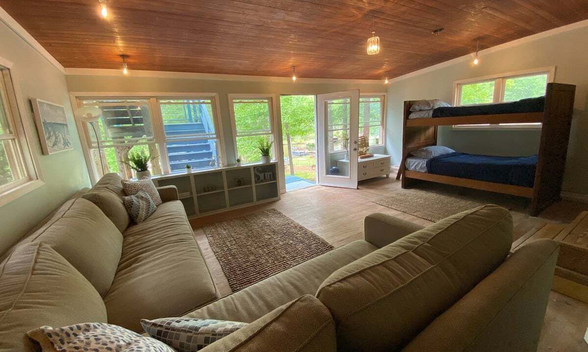Photo of Livingroom in Eatonton