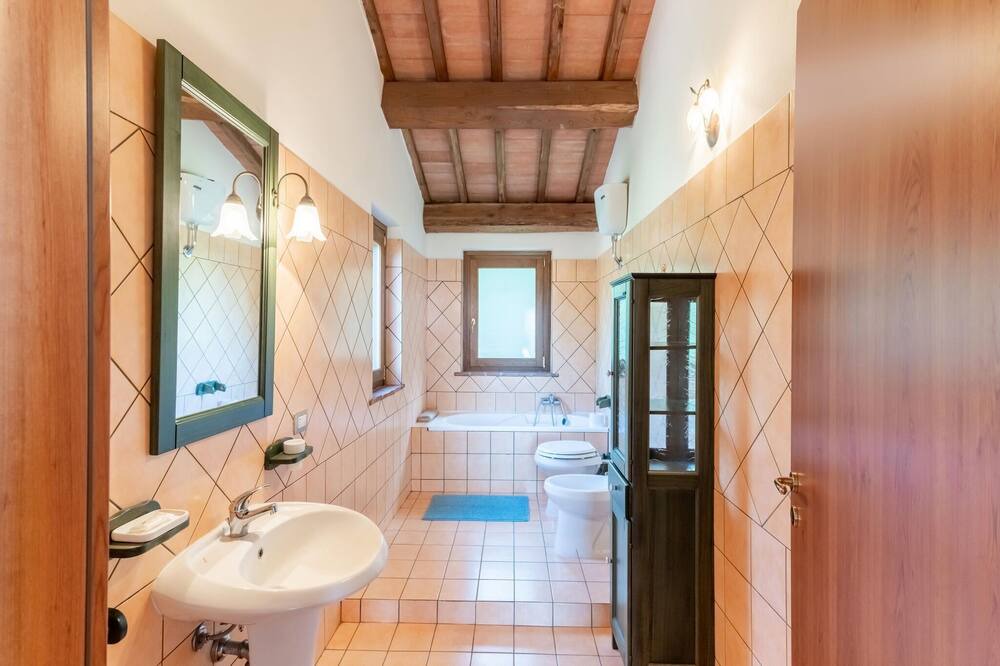 Photo of Bathroom in Giove