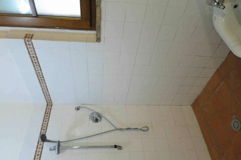 Photo of Bathroom in Pomarance