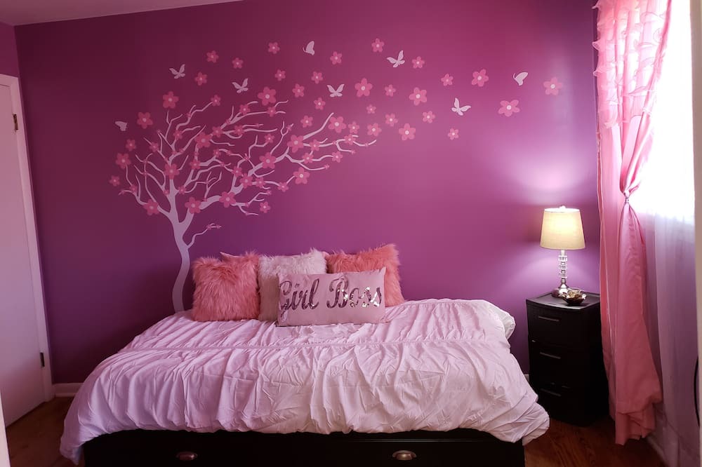 Photo of Bedroom in Forest