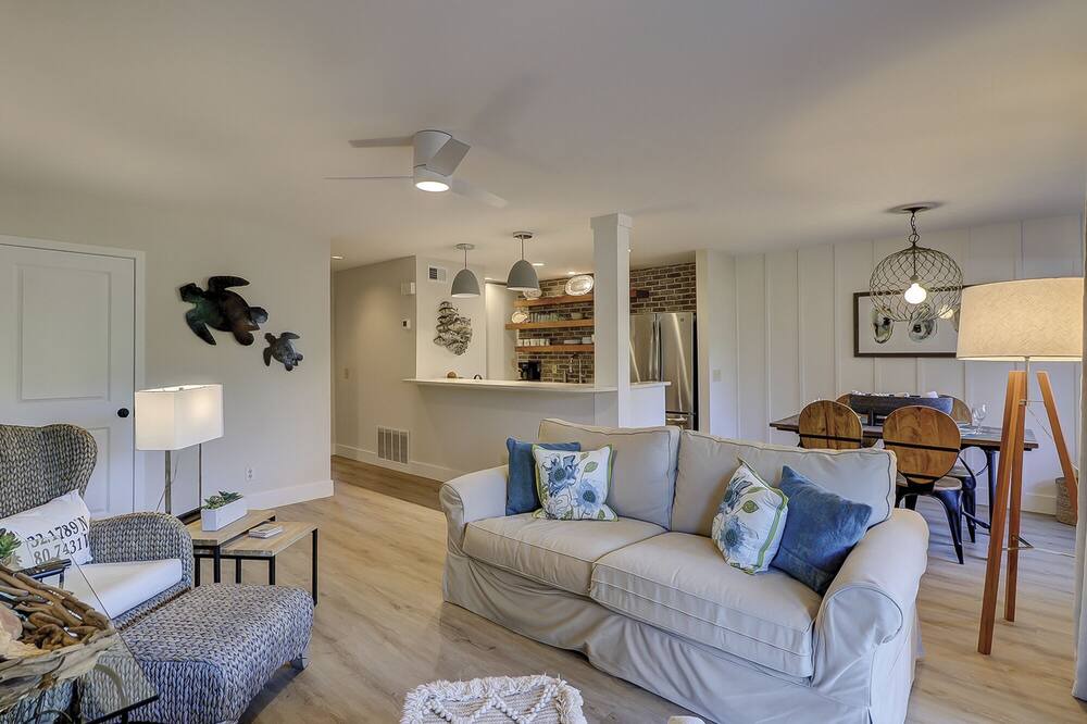 Photo of Livingroom in Sea Pines