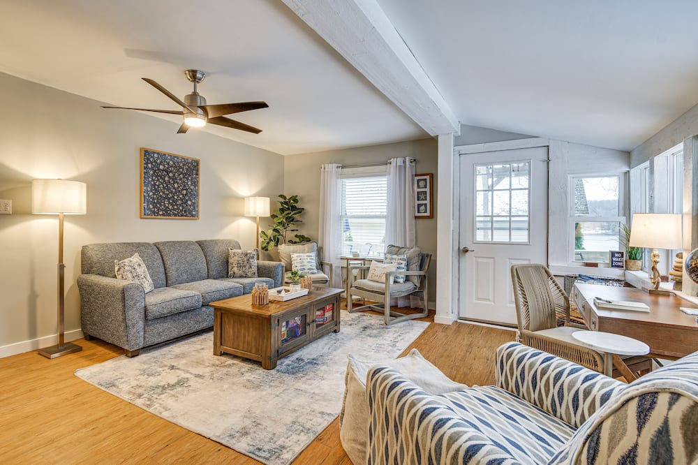 Photo of Livingroom in Wolcott