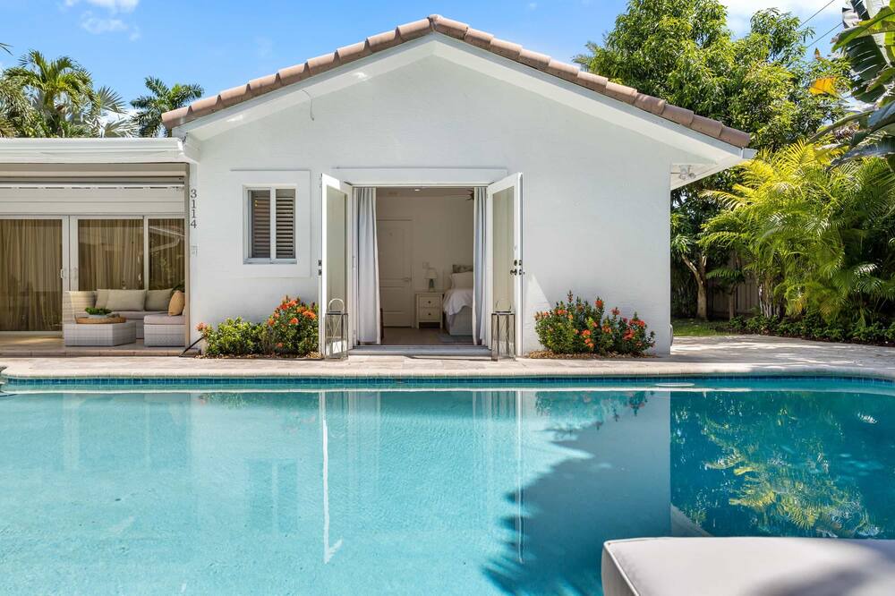 Photo of Outdoor in Dolphin Isles