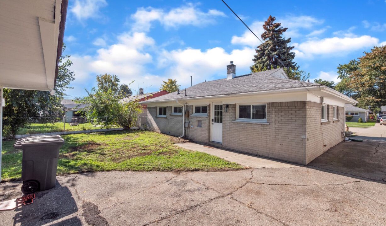 Photo of Outdoor in Madison Heights