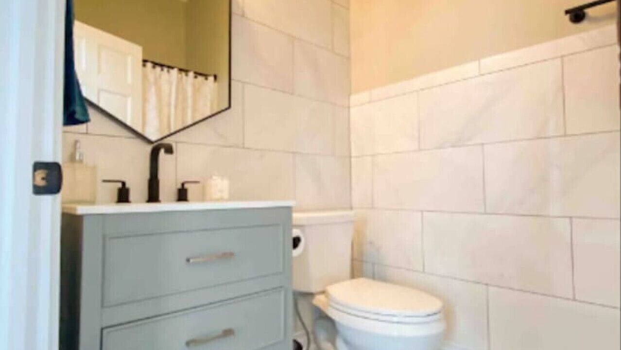 Photo of Bathroom in Court House Hill