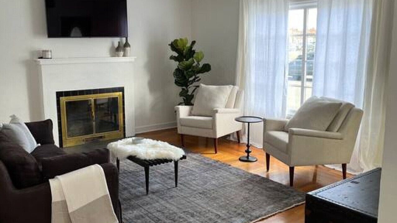 Photo of Livingroom in Eureka