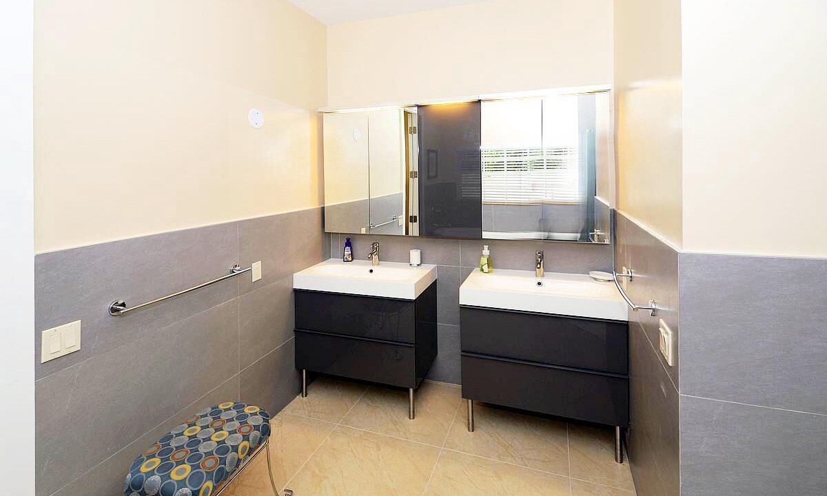 Photo of Bathroom in Lauderdale Beach