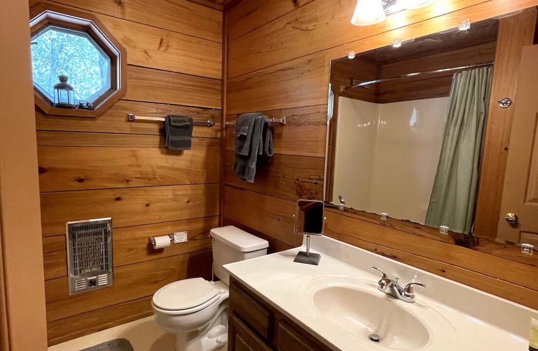 Photo of Bathroom in Apple Ridge