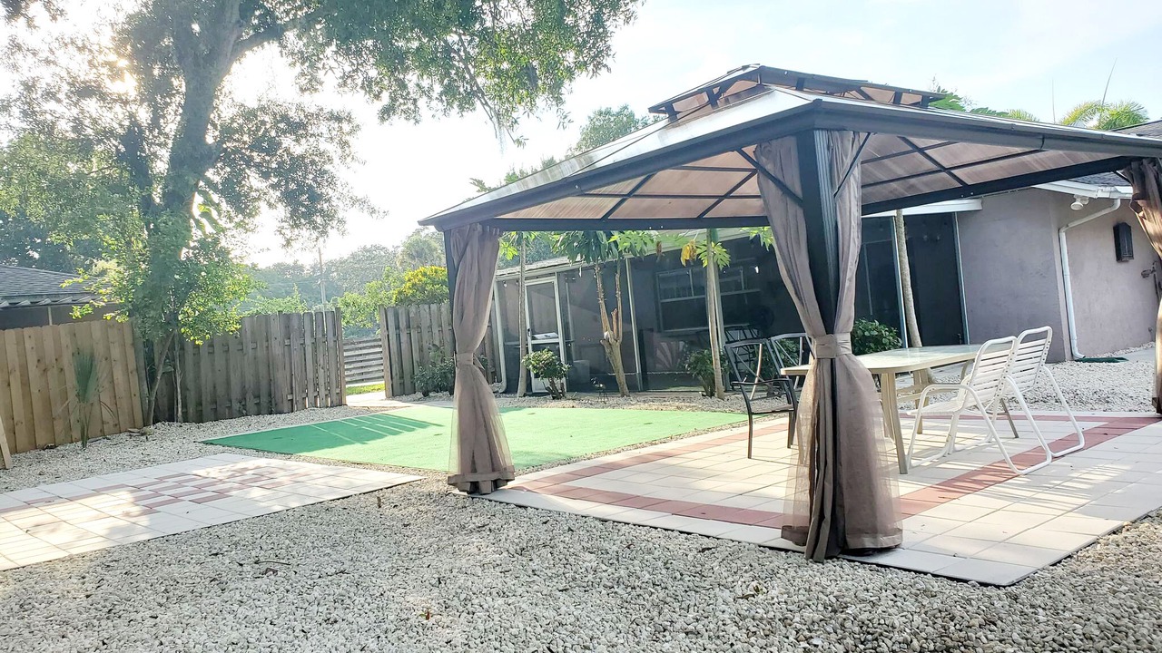 Photo of Outdoor in Bee Ridge