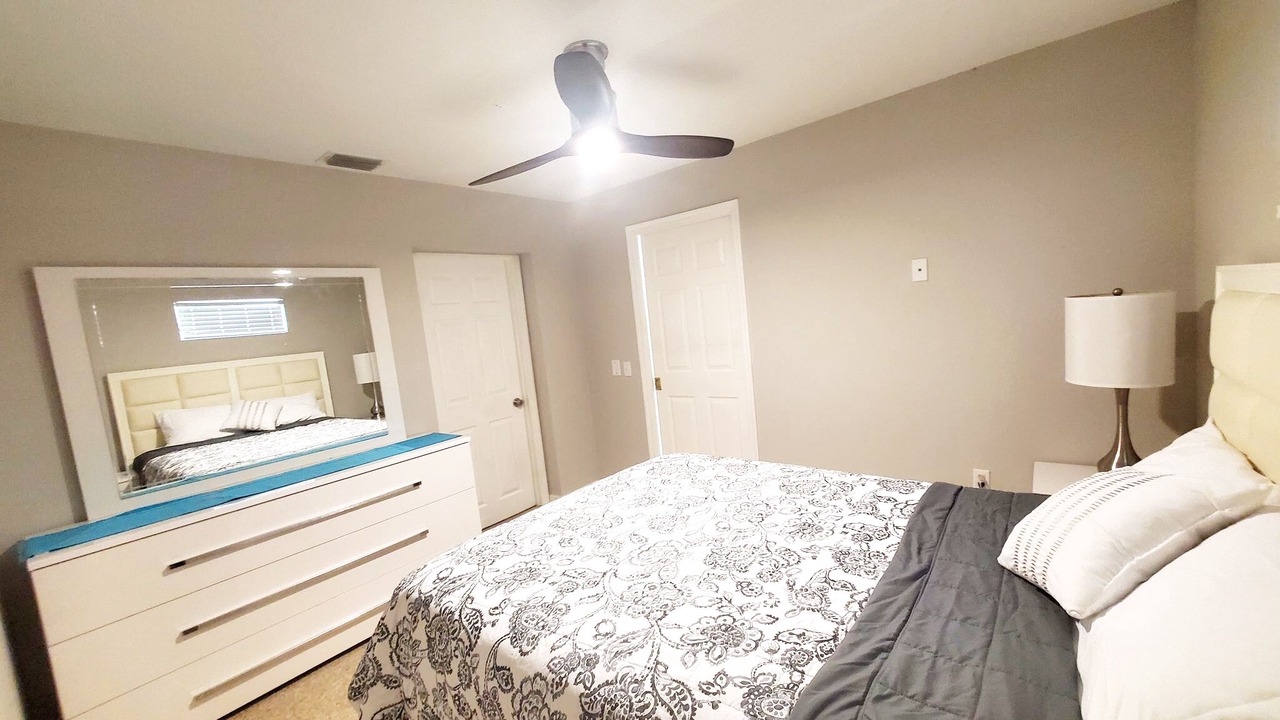 Photo of Bedroom in Bee Ridge