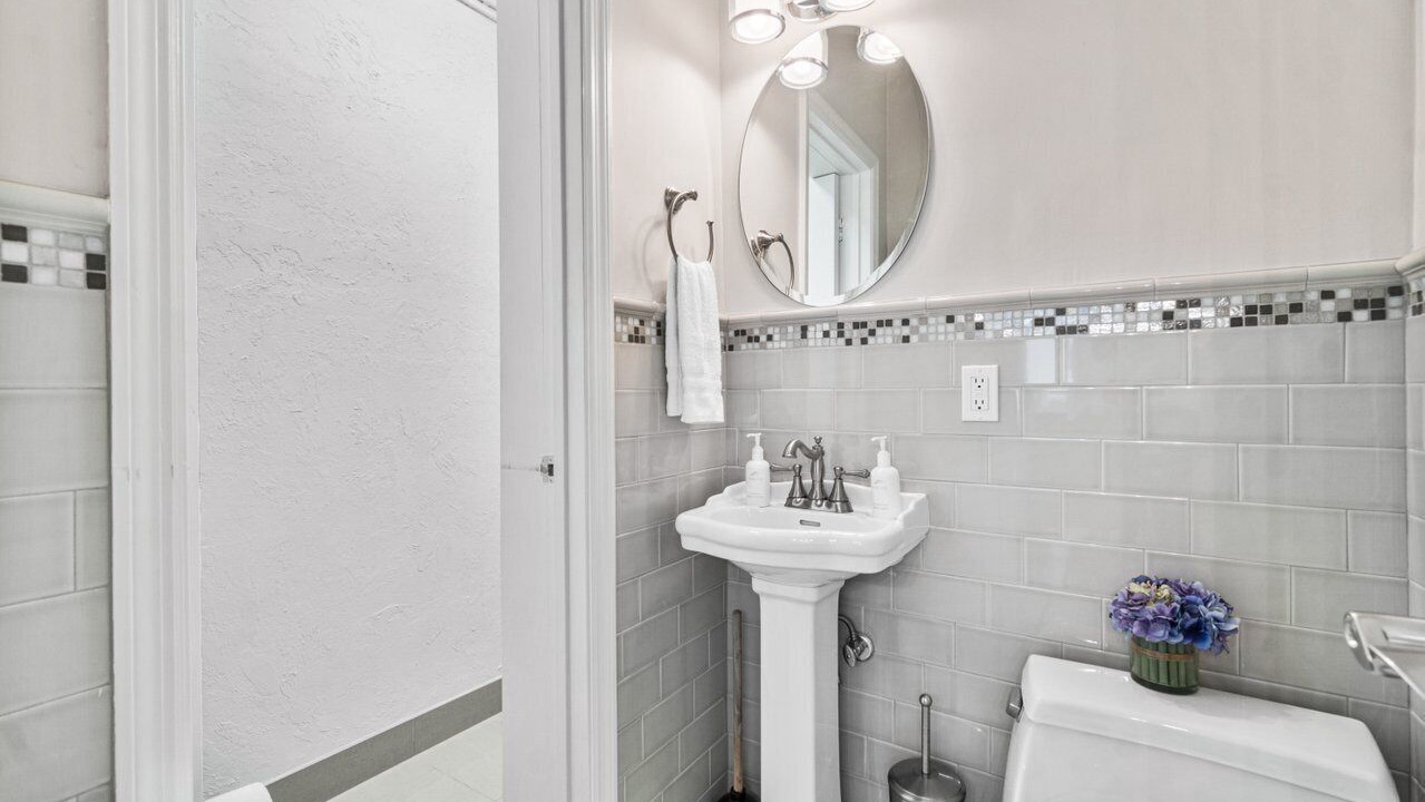 Photo of Bathroom in Birch Park Finger Streets