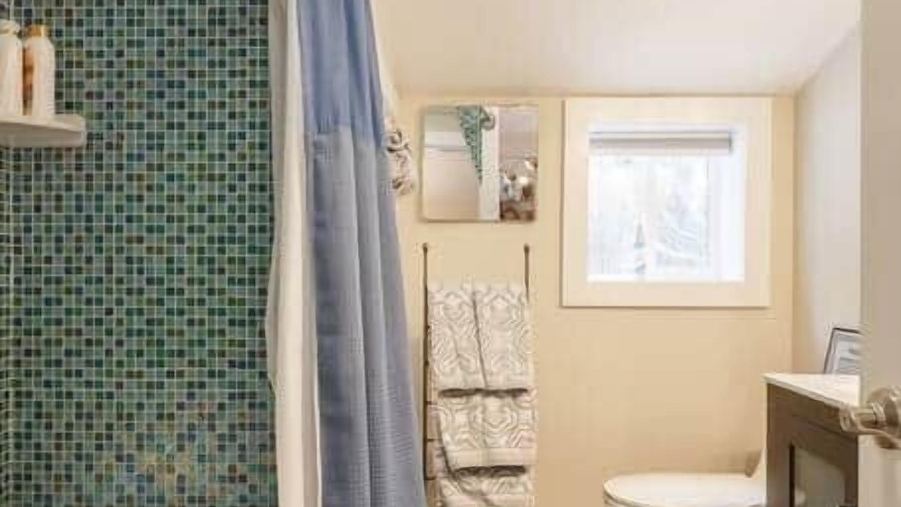 Photo of Bathroom in Lake Hill