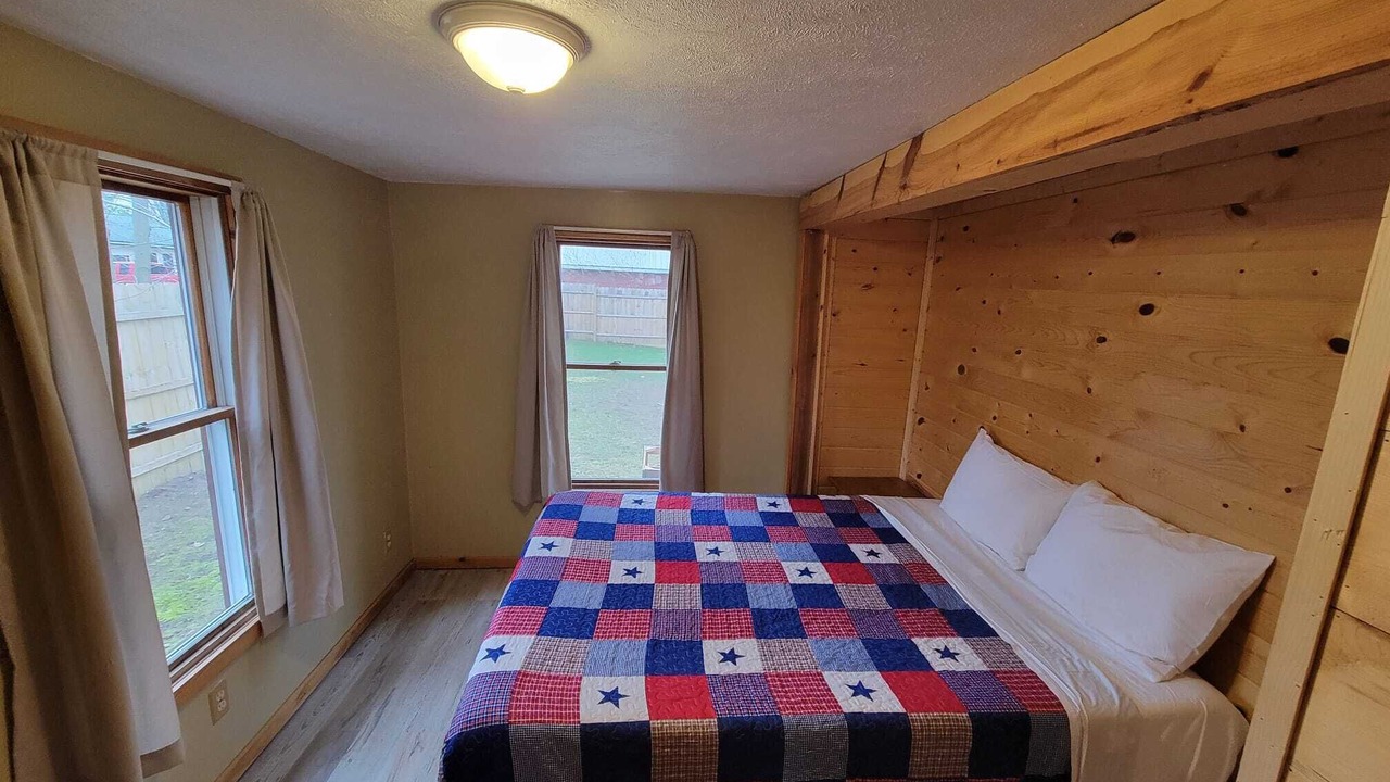 Photo of Bedroom in Au Train