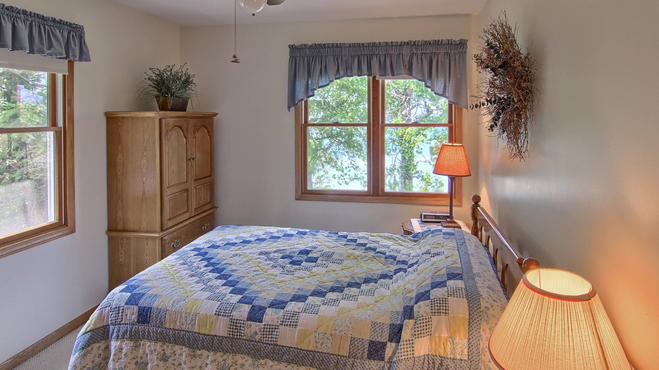 Photo of Bedroom in Northport