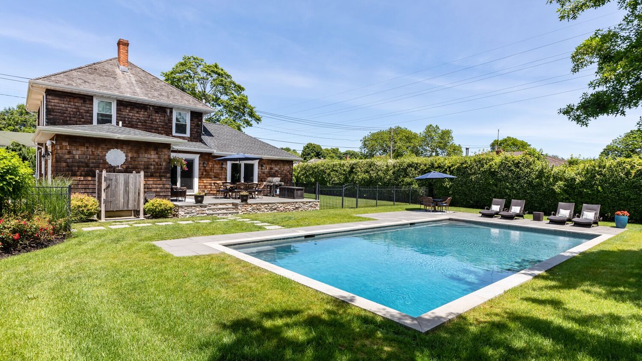 Photo of Outdoor in Village of Southampton