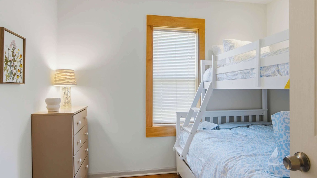 Photo of Bedroom in Alden