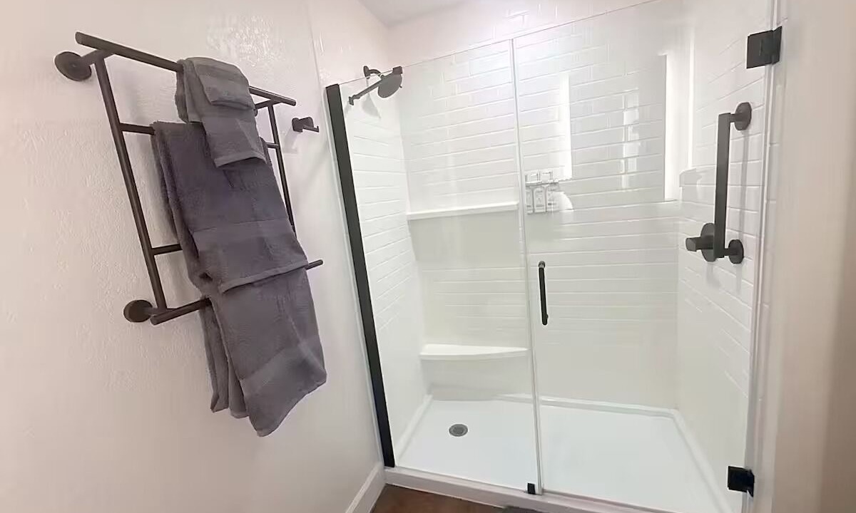 Photo of Bathroom in Canyon Lake