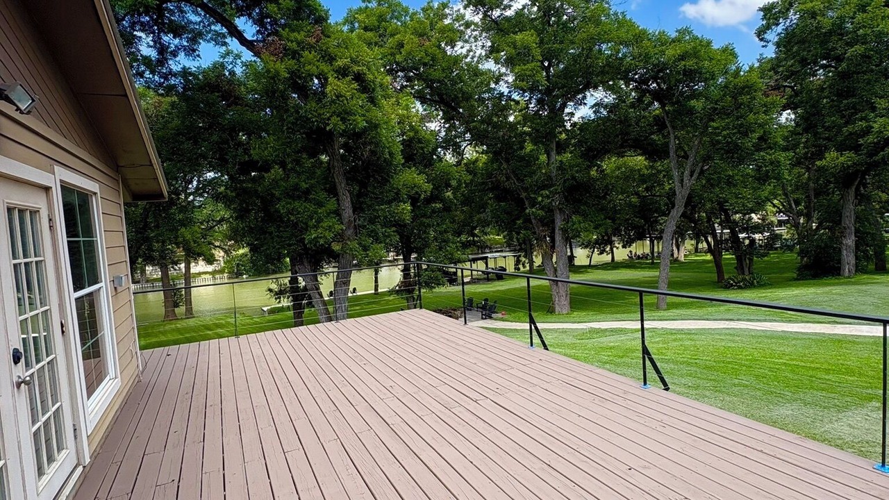 Photo of Patio Balcony in McQueeney