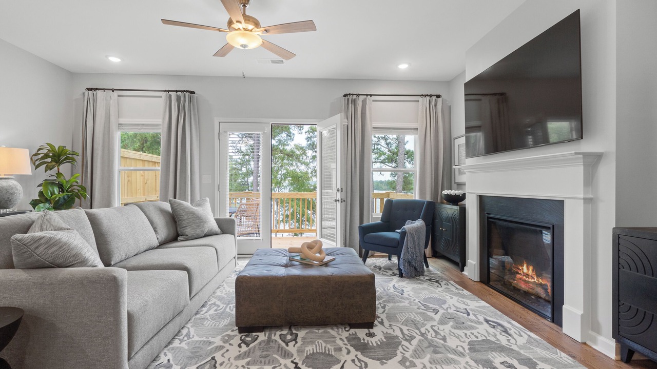Photo of Livingroom in Eatonton