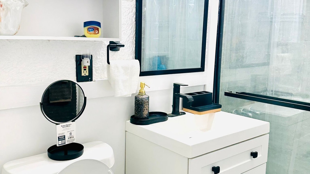 Photo of Bathroom in Niagara Falls