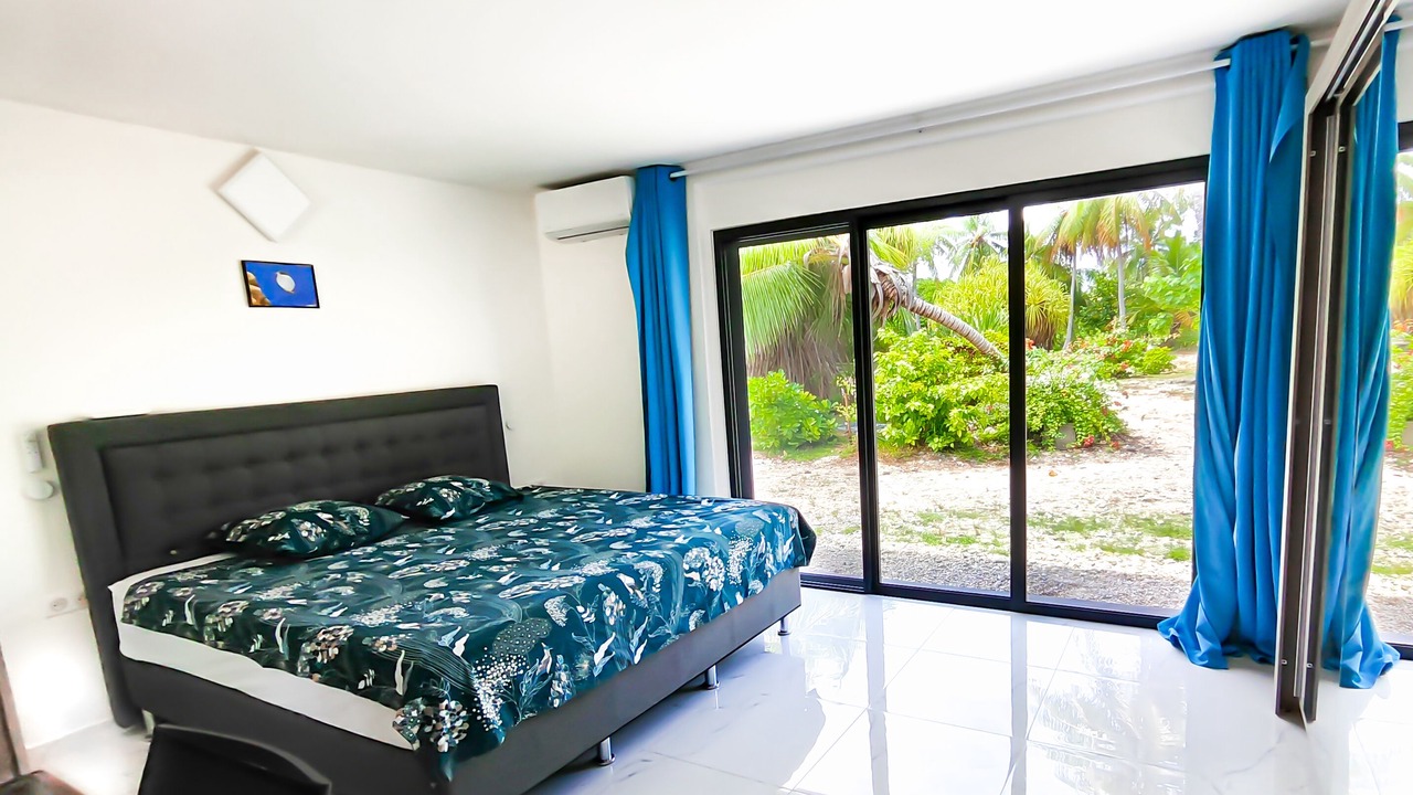 Photo of Bedroom in Rangiroa