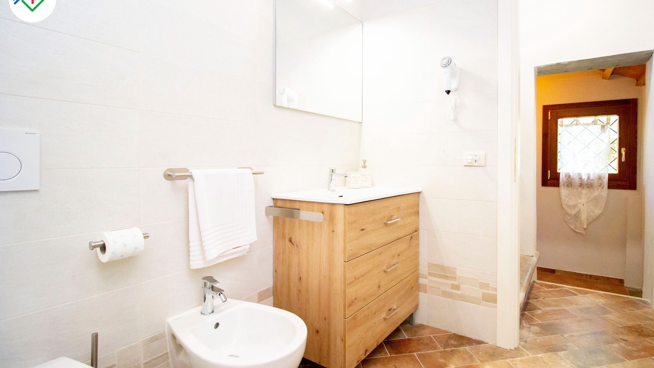 Photo of Bathroom in Lari