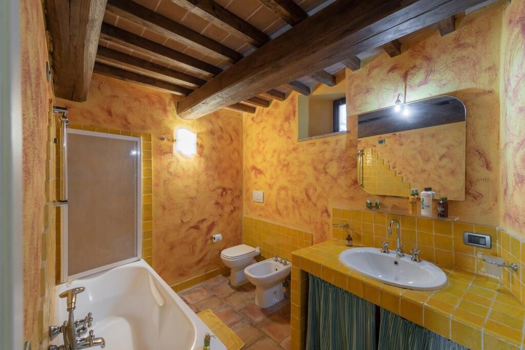 Photo of Bathroom in Simignano