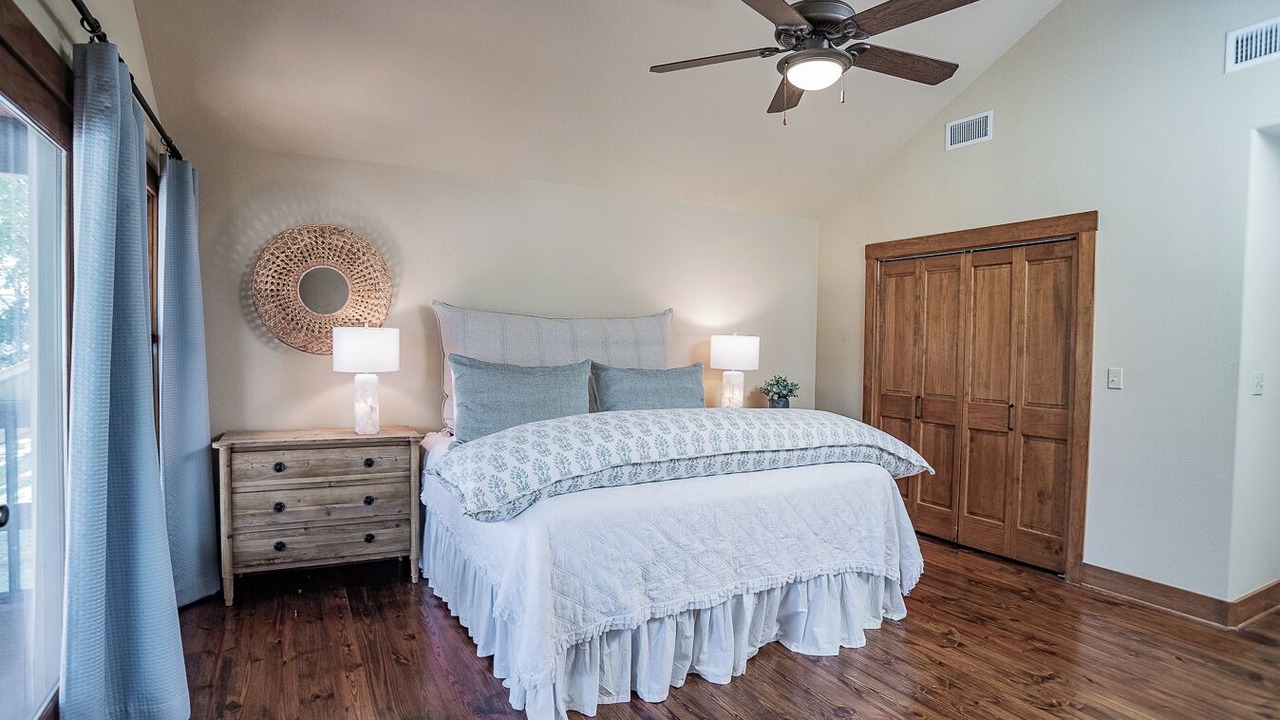 Photo of Bedroom in McQueeney