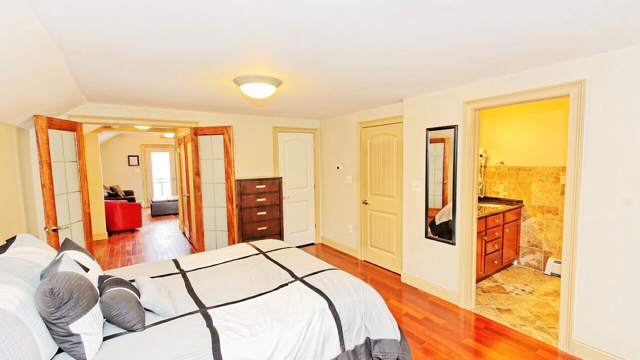 Photo of Bedroom in Saratoga Springs
