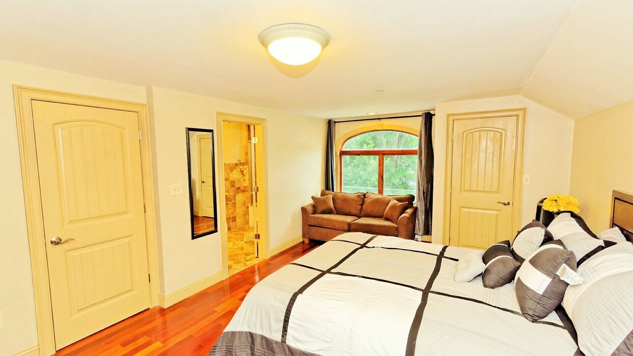Photo of Bedroom in Saratoga Springs
