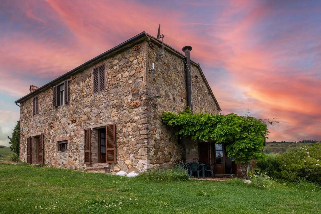 Photo of Buildings in Gallina